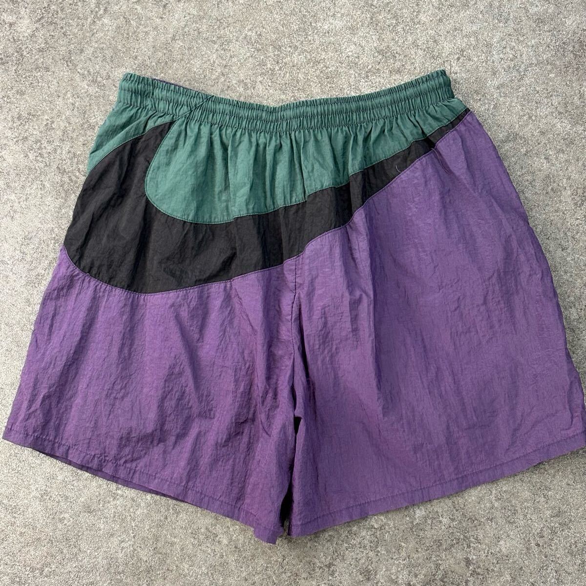 90s Vintage NIKE ナイキ 銀タグ ナイロンショーツ ハーフパンツ 90s Vintage NIKE ナイキ 銀タグ ナイロンショーツ ハーフパンツ