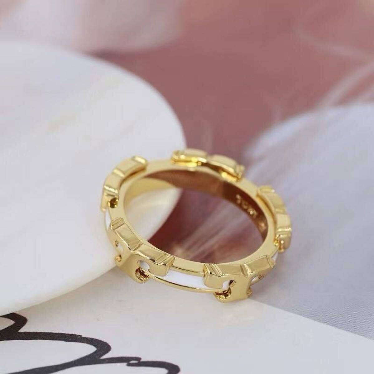 正規(guī)　新品　TB037-02 Tory Burch トリーバーチ　セリフT エナメル スタッカブル リング ホワイト　US8 日本サイズ16號