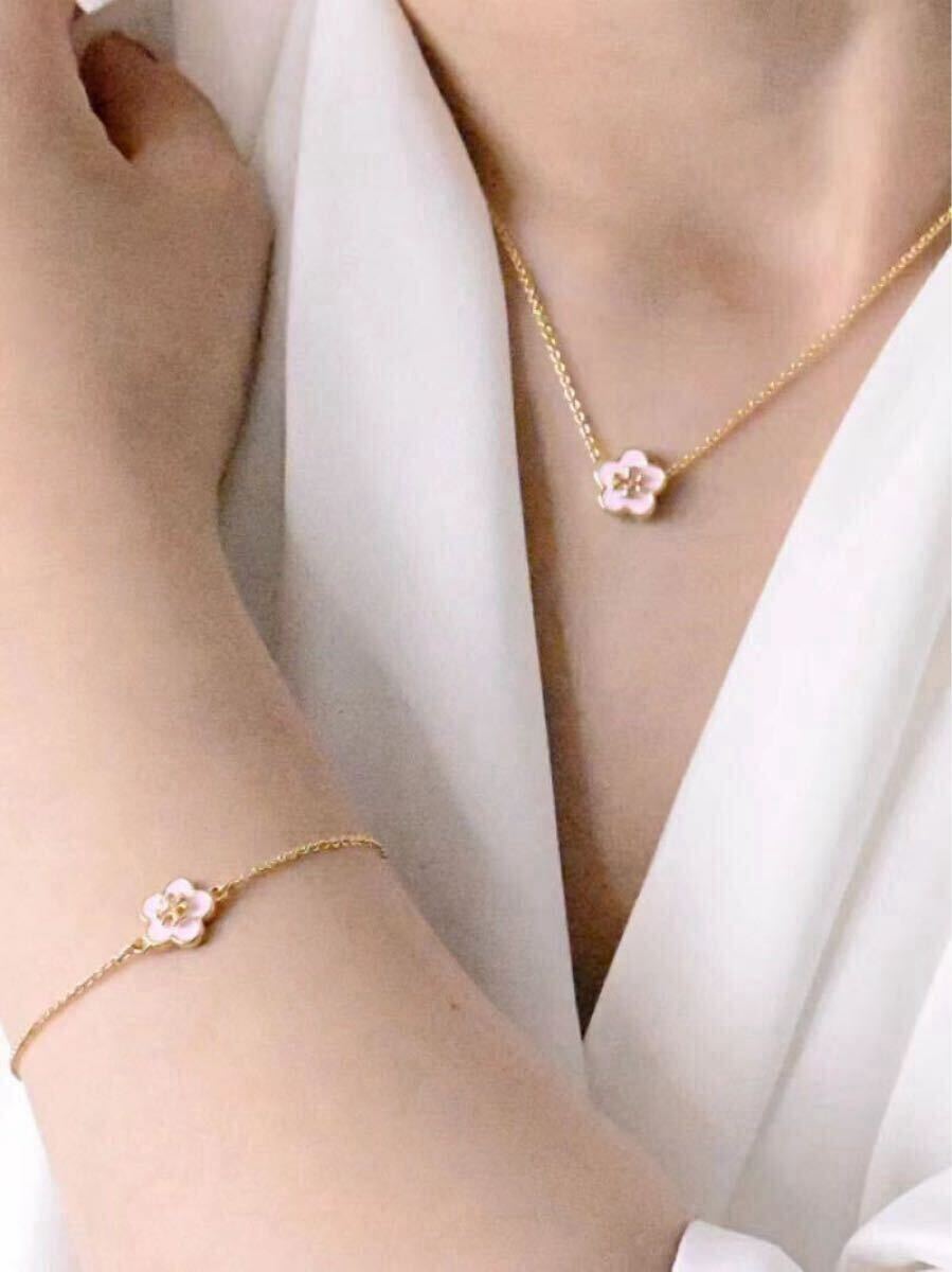 新品未使用　Tory Burch トリーバーチ キラ エナメル フラワー ネックレス　ホワイト