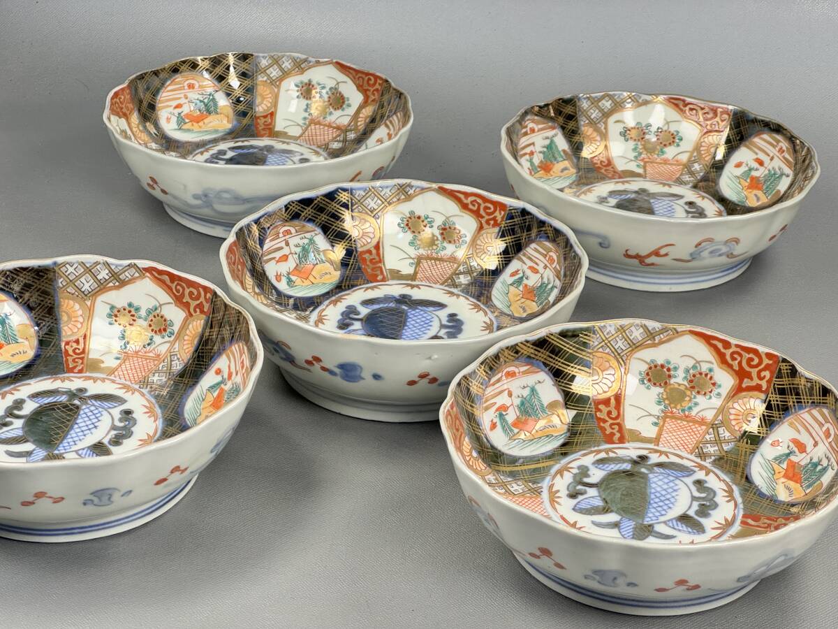 偲】古伊万里 風景花草文 亀文様 中皿 金彩 5客 菊形 皿 取り皿 偲】古伊万里 風景花草文 亀文様 中皿 金彩 5客 菊形 皿 取り皿