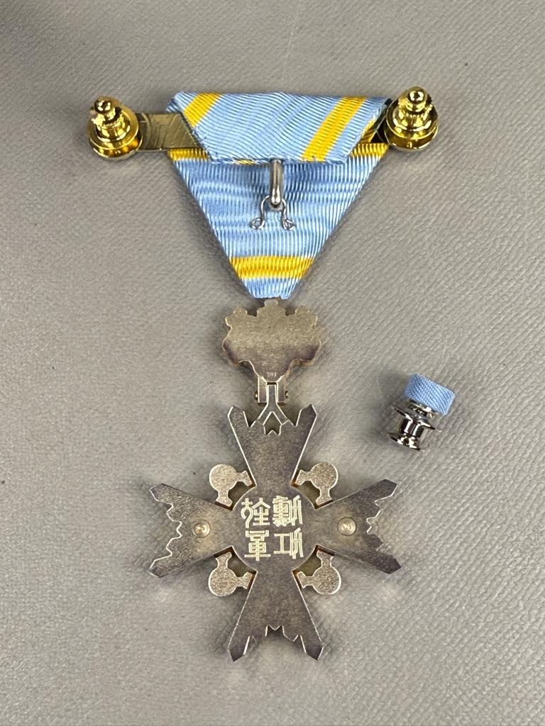 偲】瑞宝双光章 瑞賓雙光章 共箱 付き 勲章 徽章 r-272(勲章 偲】瑞宝双光章 瑞賓雙光章 共箱 付き 勲章 徽章 r-272(勲章