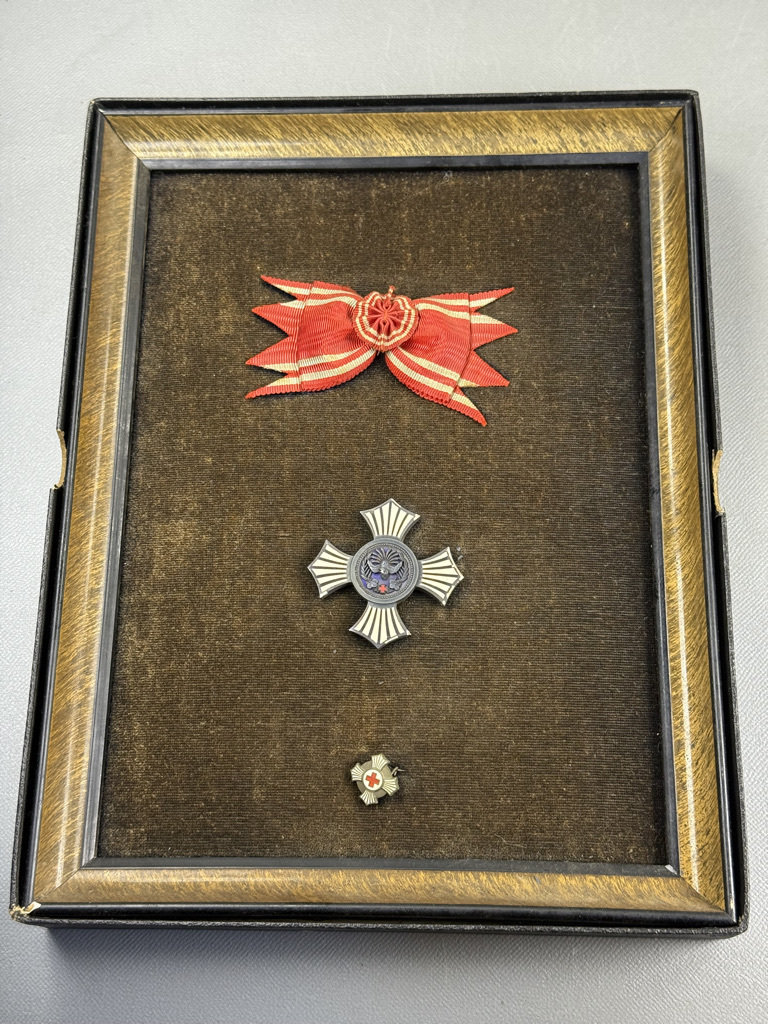 偲】日本赤十字社有功章 勲章 記章 徽章 r-274(勲章)|売買され 偲】日本赤十字社有功章 勲章 記章 徽章 r-274(勲章)|売買され