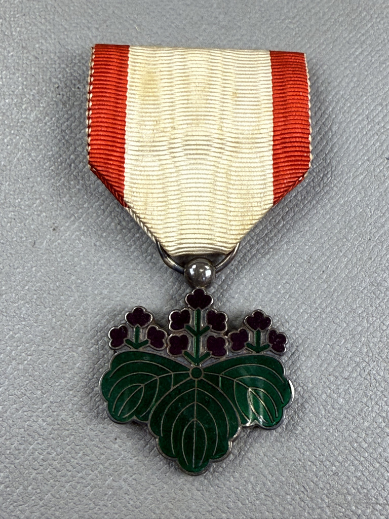偲】勲章 徽章 勲七等青色桐葉章 旧日本軍 骨董 昭和レトロ 偲】勲章 徽章 勲七等青色桐葉章 旧日本軍 骨董 昭和レトロ