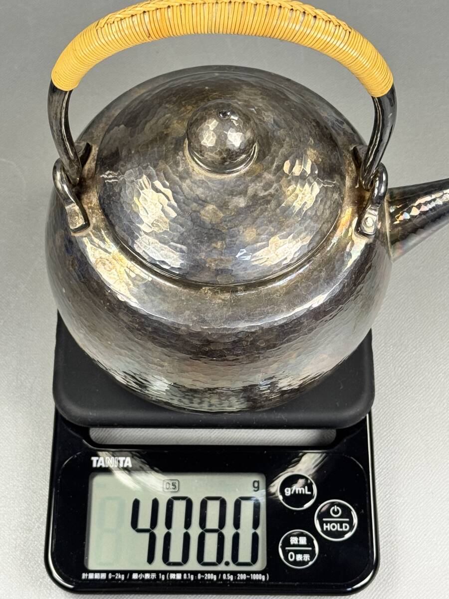 偲】邃古居 四世秦蔵六 純銀湯瓶 寶珠式 純銀製 銀瓶 共箱 在銘 偲】邃古居 四世秦蔵六 純銀湯瓶 寶珠式 純銀製 銀瓶 共箱 在銘