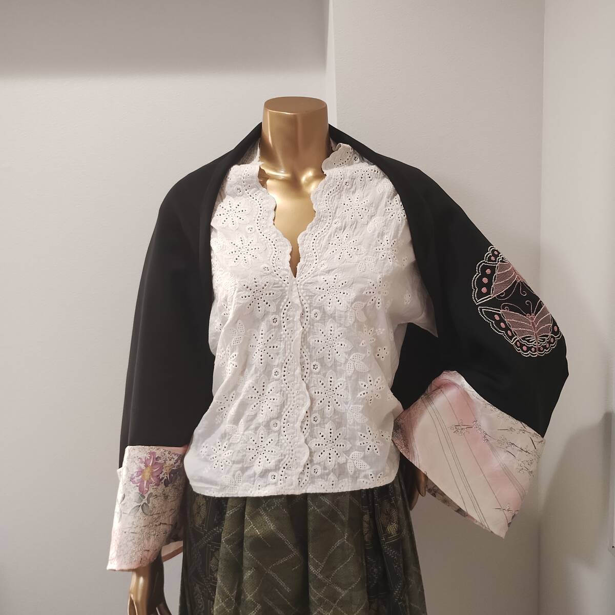 送料無料 着物リメイク 正絹蝶刺繍&花柄 2WAYコクーン 送料無料 着物リメイク 正絹蝶刺繍&花柄 2WAYコクーン