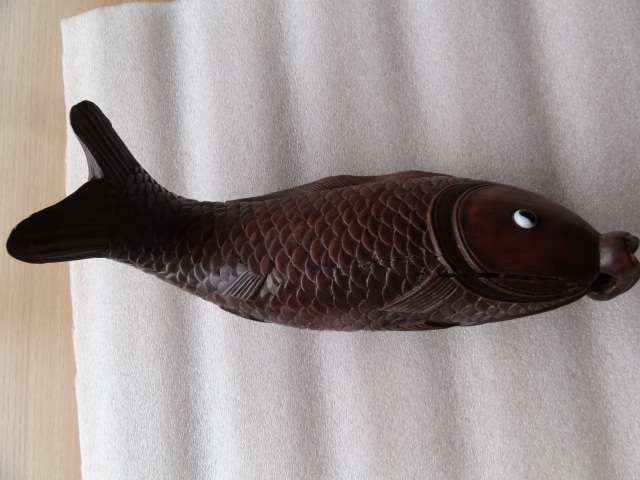 木彫り 魚 置物 オブジェ 長さ約25cm 鯉 希少品 中国美術 木彫り 魚 置物 オブジェ 長さ約25cm 鯉 希少品 中国美術