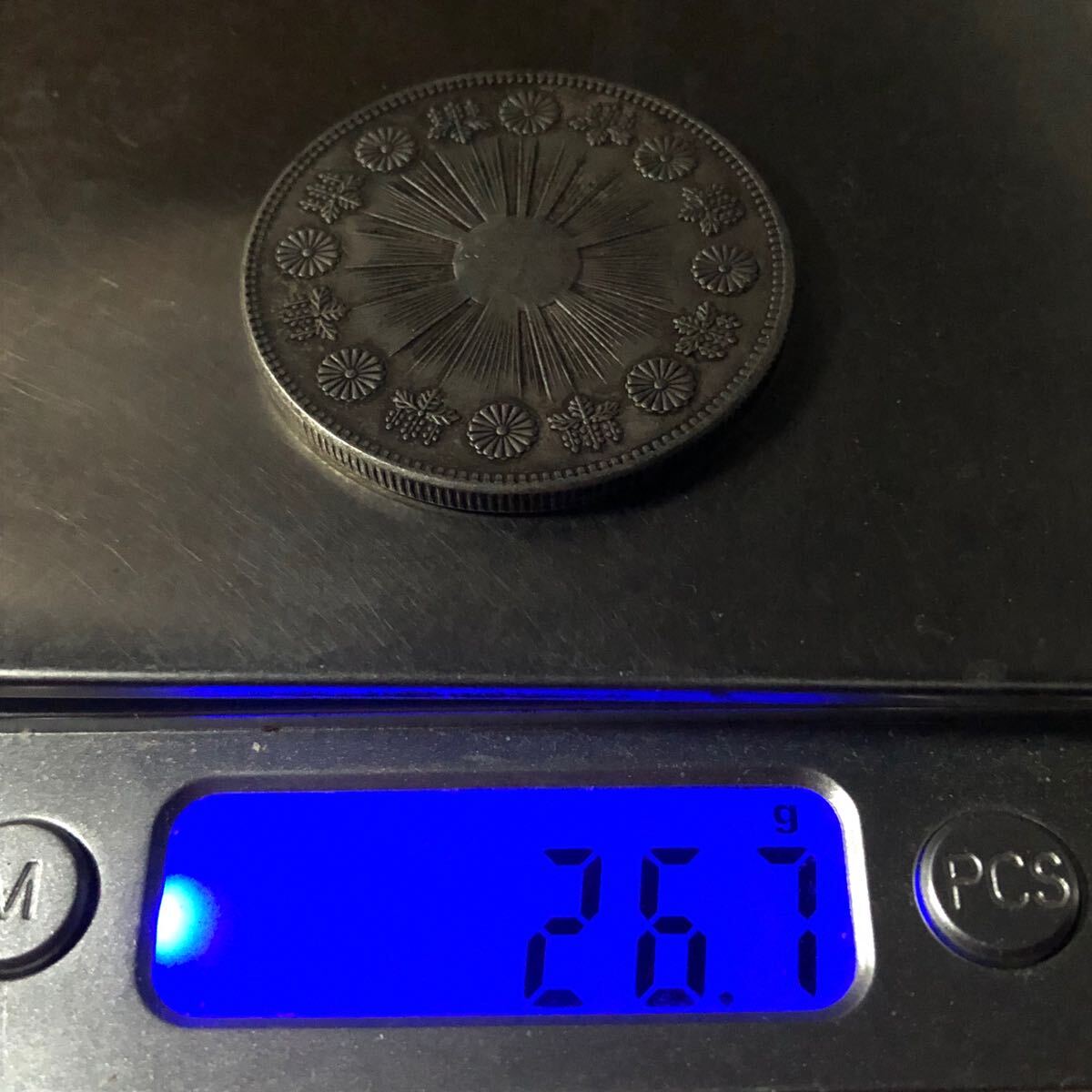 日本古銭 旧一円銀貨 明治三年 明治3年 一円銀貨 一圓 銀貨 古銭 日本古銭 旧一円銀貨 明治三年 明治3年 一円銀貨 一圓 銀貨 古銭