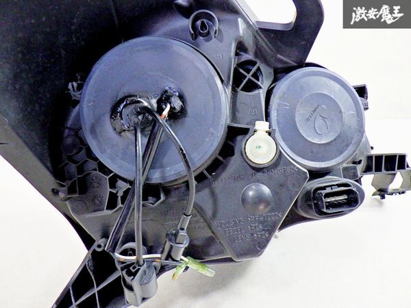シトロエン純正 ABA-A55F01 A5C系 C3 ヘッドランプ ヘッドライト 左 左側 HCHR-743 09005 棚26K