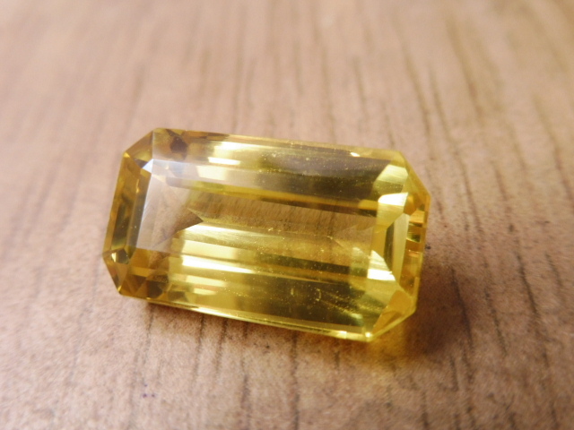金ピカ!鑑別付 イエローサファイア 約14.10ct ルース 裸石 実物 金ピカ!鑑別付 イエローサファイア 約14.10ct ルース 裸石 実物