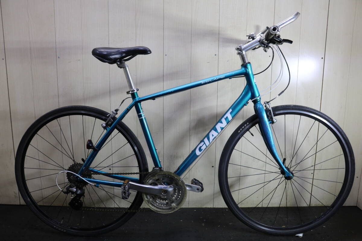 人気良品!GIANT ESCAPE R3 700C アルミ 24速 500mm BLUE クロス 人気良品!GIANT ESCAPE R3 700C アルミ 24速 500mm BLUE クロス