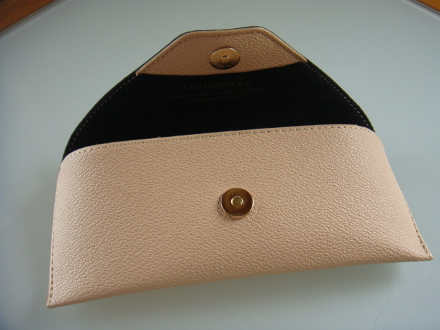 ◆ CURIOSITE＆B キュリオジテ メガネケース サングラスケース レザー調 タンカラー スミス デルフォニックス 眼鏡 めがね レターパック発_画像3