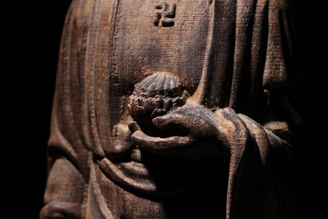 ☆皇帝☆沈香如来立像 卍 高さ約46cm 重量約2322g (検)釈迦 ☆皇帝☆沈香如来立像 卍 高さ約46cm 重量約2322g (検)釈迦