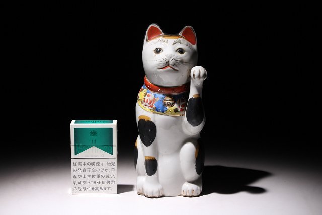☆護国☆明治~大正期 猫置物 招き猫 左手上げ 金彩色絵 高さ約 ☆護国☆明治~大正期 猫置物 招き猫 左手上げ 金彩色絵 高さ約