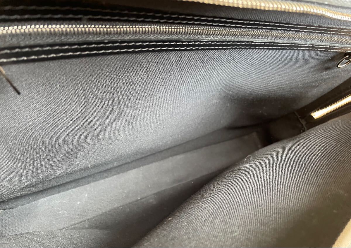Louis Vuitton Basano GM Epi ブリーフケース