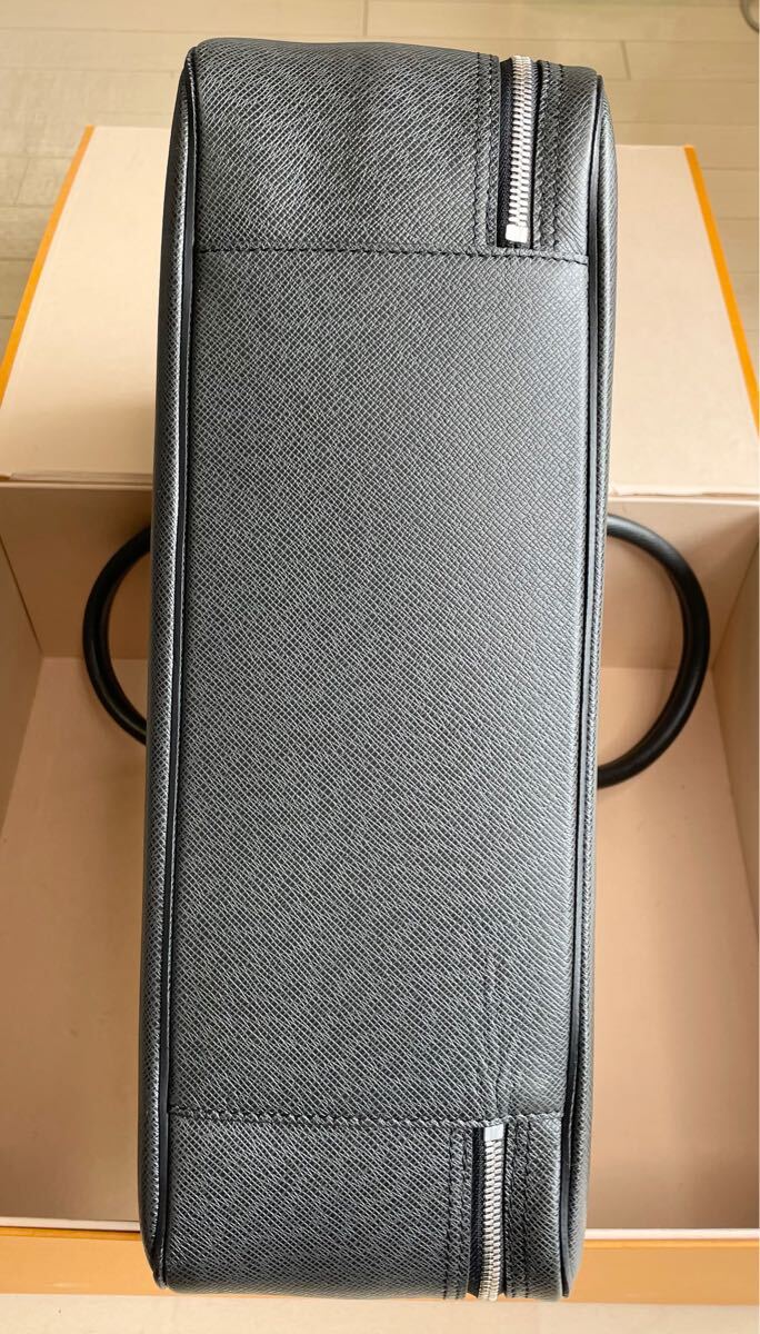 Louis Vuitton Overnight Taiga ブリーフケース|Yahoo!フリマ Louis Vuitton Overnight Taiga ブリーフケース|Yahoo!フリマ