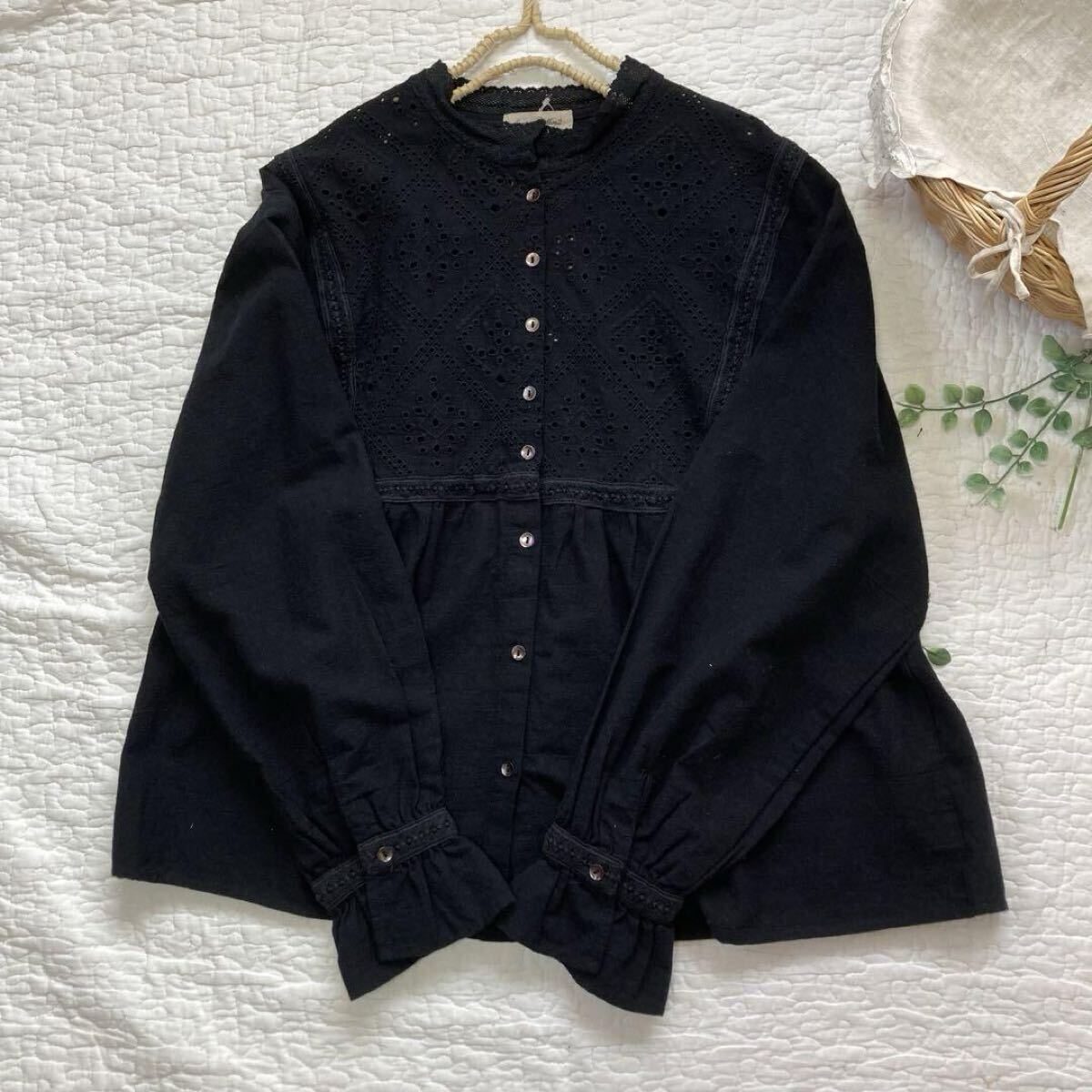 新品★サマンサモスモス★sm2★お袖フリルの可愛い＊胸元カットワークレースブラウスブラック