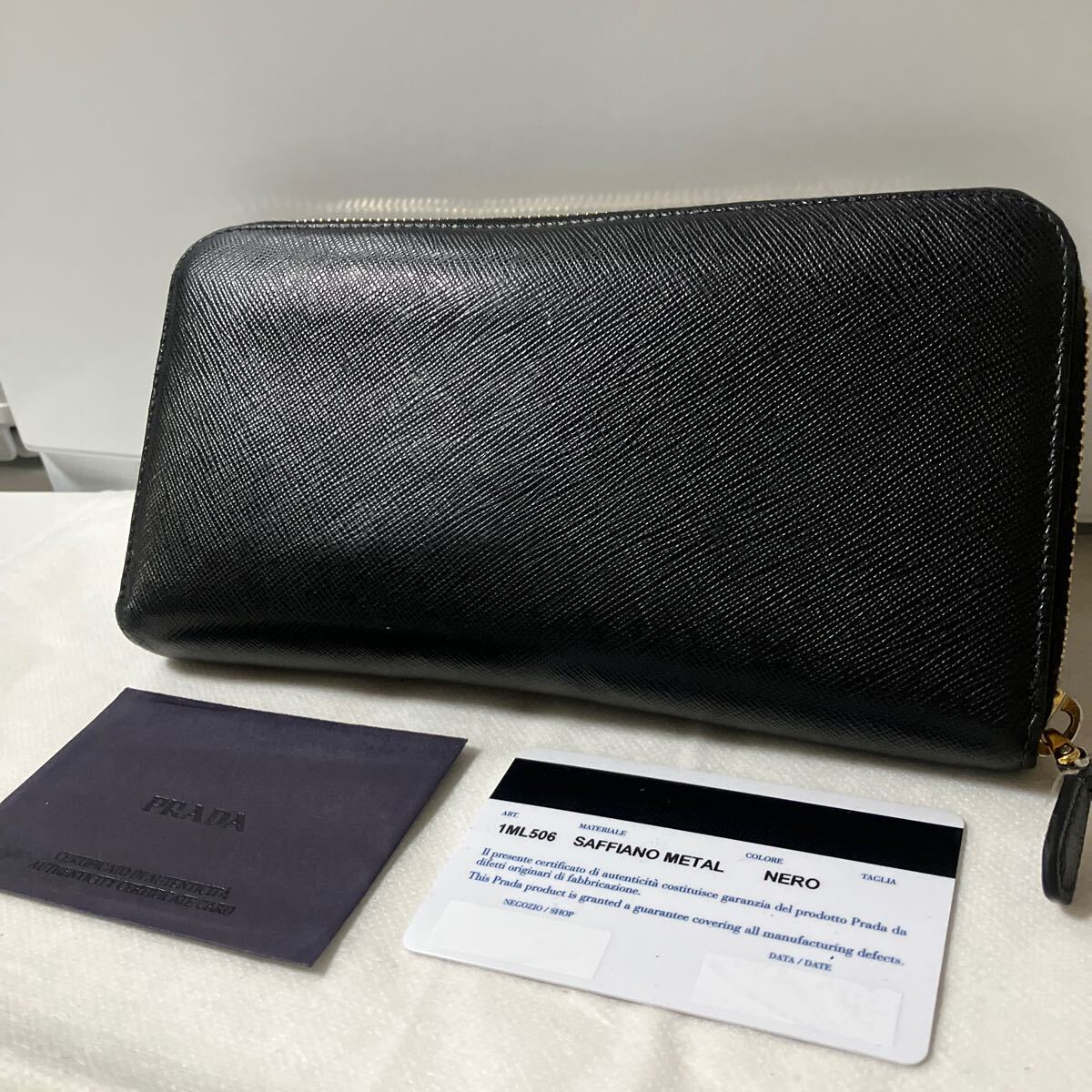 良品】 PRADA プラダ ラウンドファスナー 長財布 サフィアーノ 良品】 PRADA プラダ ラウンドファスナー 長財布 サフィアーノ