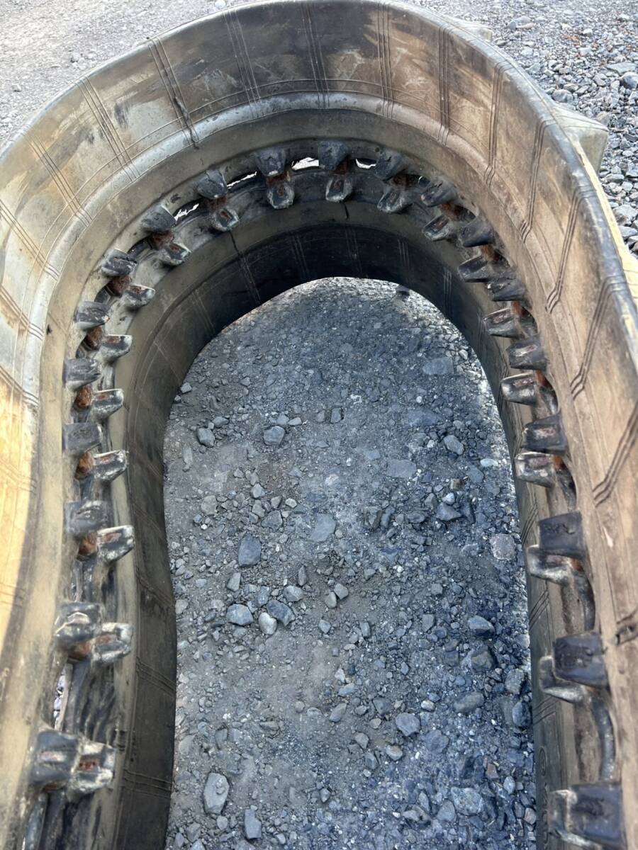 【埼玉県杉戸町】コンバイン　ゴムクローラー　キャタピラ　東日興産　TN　 400×90×40 　1本