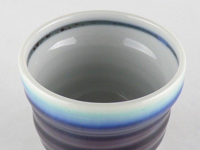 扇屋】三代 徳田八十吉 正彦 銘「ぐい呑」共箱 幅 約6.5cm 高さ 扇屋】三代 徳田八十吉 正彦 銘「ぐい呑」共箱 幅 約6.5cm 高さ