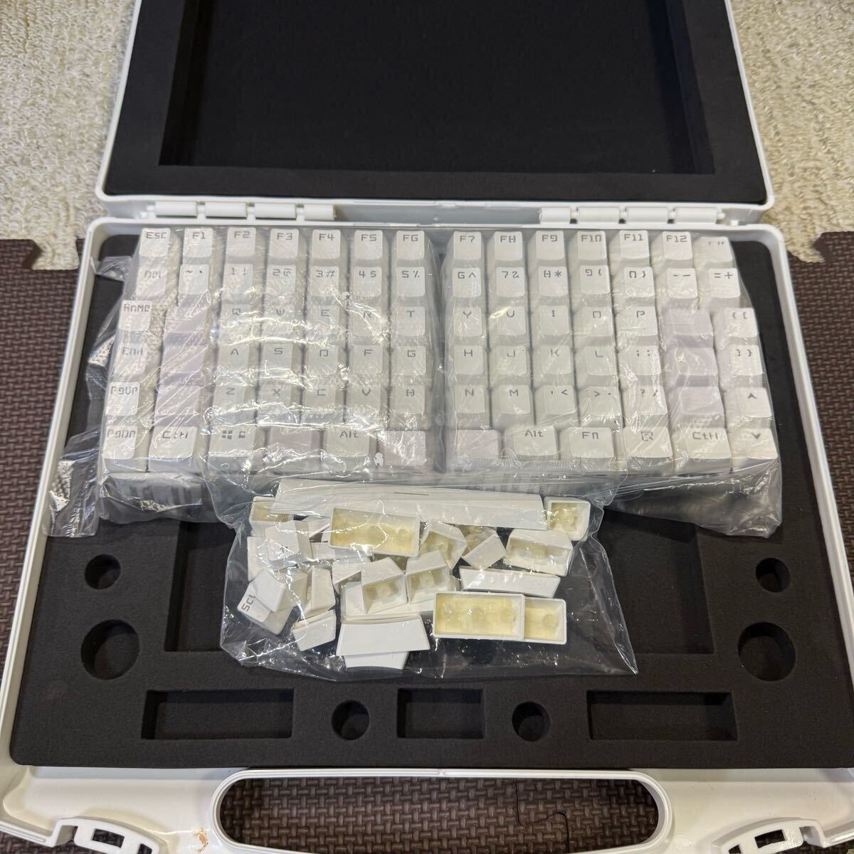 DUMANG 再配置可能なマグネット付きメカニカルキーボード DUMANG 再配置可能なマグネット付きメカニカルキーボード