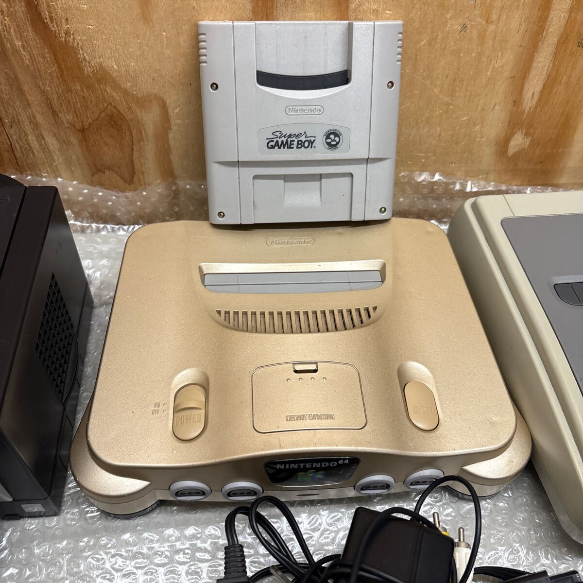 Nintendo 任天堂 ニンテンドー64 ゴールド ゲームキューブ Nintendo 任天堂 ニンテンドー64 ゴールド ゲームキューブ