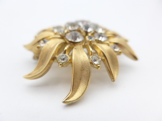 ☆レディースアクセ☆ #34528 TRIFARI/トリファリ ブローチ 花 ☆レディースアクセ☆ #34528 TRIFARI/トリファリ ブローチ 花