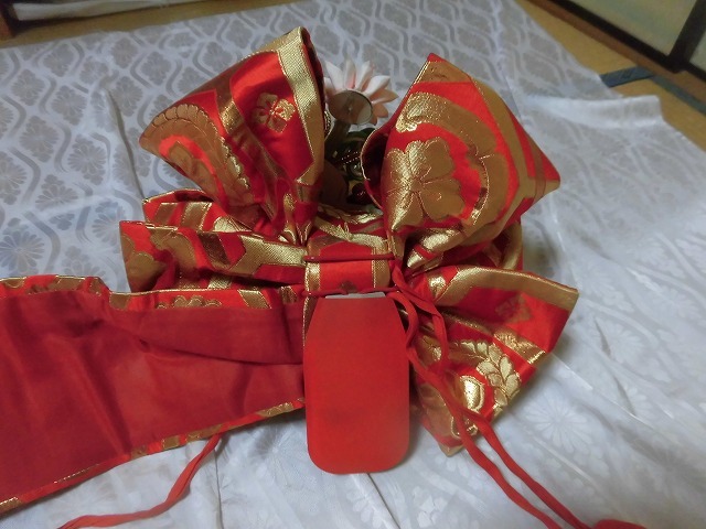 * пояс оби мусуби "Семь, пять, три" оранжевый Gold 3 лет *