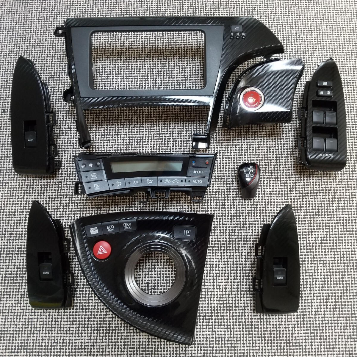 美品 プリウス30 Gs 後期 トヨタ純正 カーボン調 パネルセット