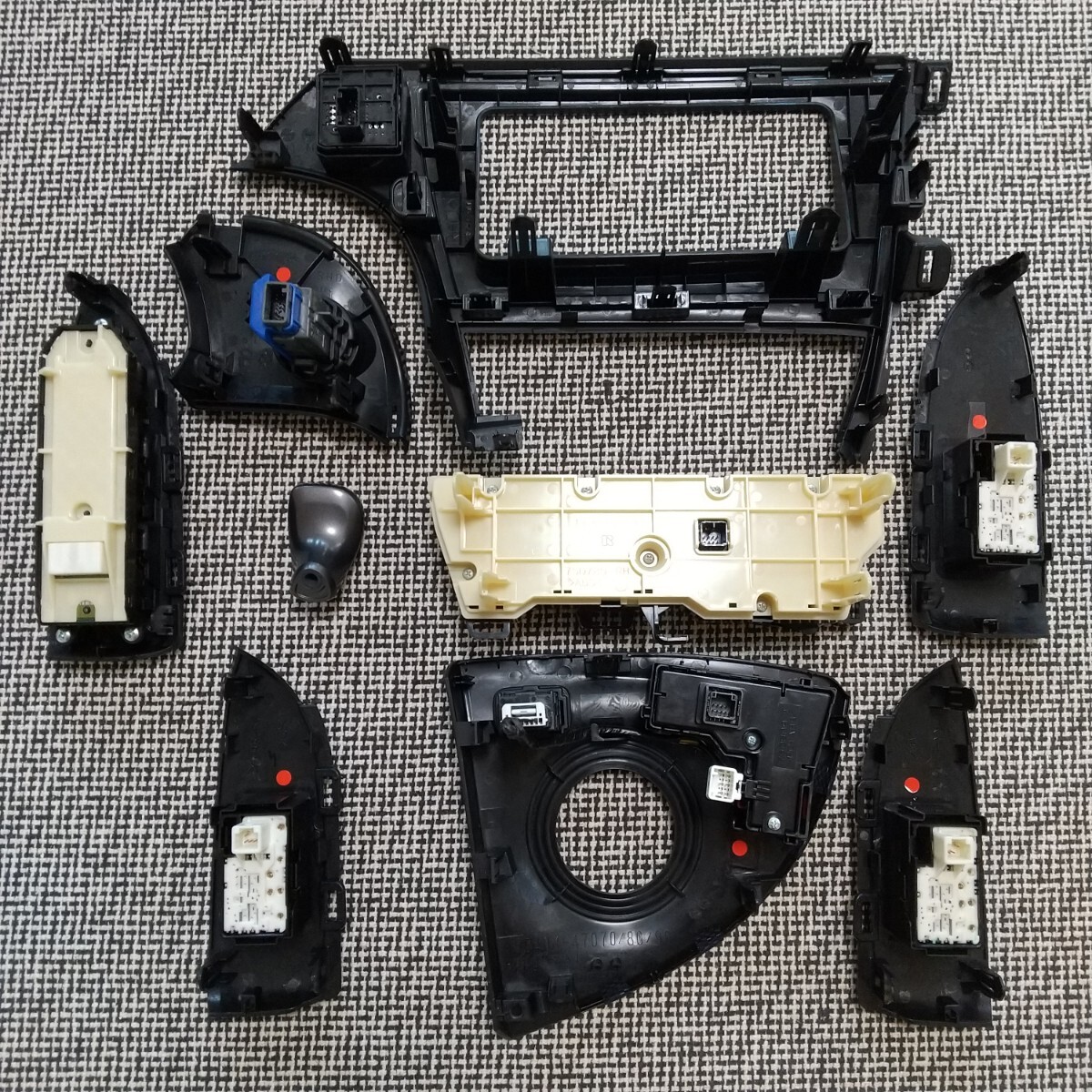 美品 プリウス30 後期 トヨタ純正 パネル一式 見分ける スイッチ付き