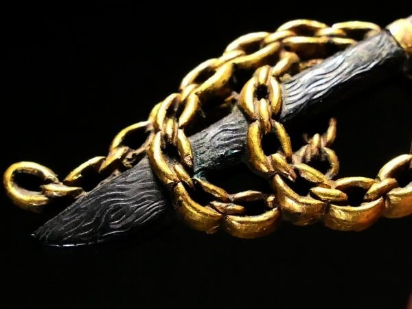 [ меч принадлежности #3972] {S класс } ( шедевр глаз .) завершение прекрасный! деликатный . конструкция включено .... серп map красный медь металлы цветная роспись [ выражение нет. пик. шедевр глаз ..!]