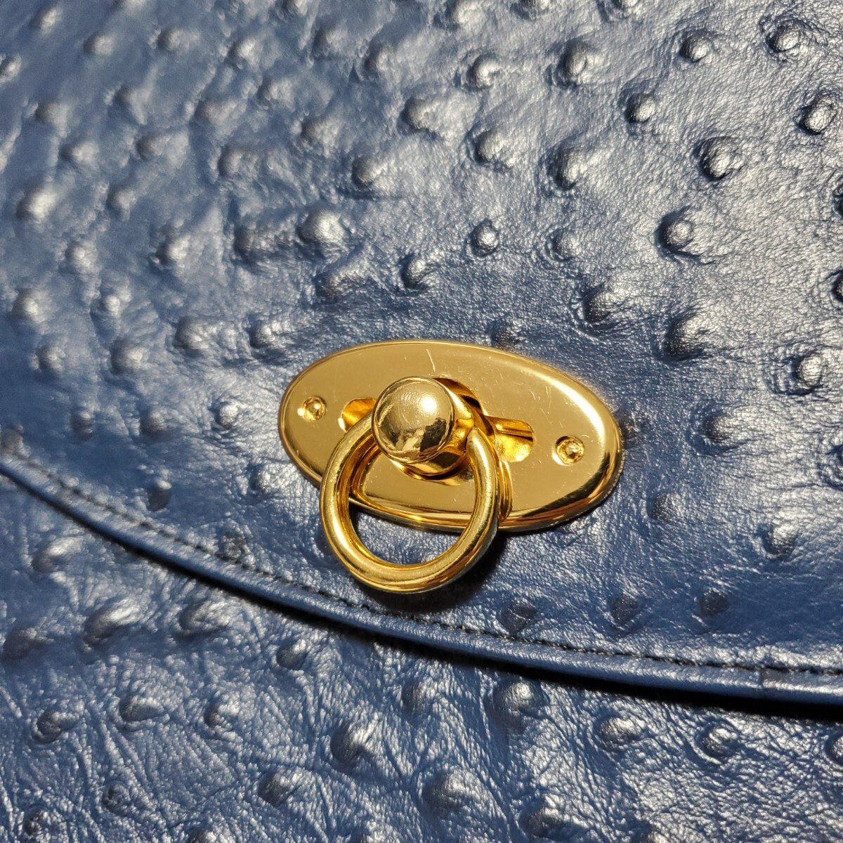 美品　オーストリッチ　2way　ハンドバッグ　ターンロック　ゴールド金具　ブルー