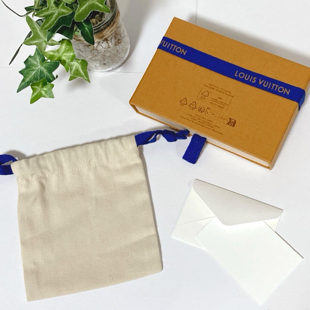 ルイヴィトン「LOUIS VUITTON」小物用空箱・保存袋・メッセージ ルイヴィトン「LOUIS VUITTON」小物用空箱・保存袋・メッセージ