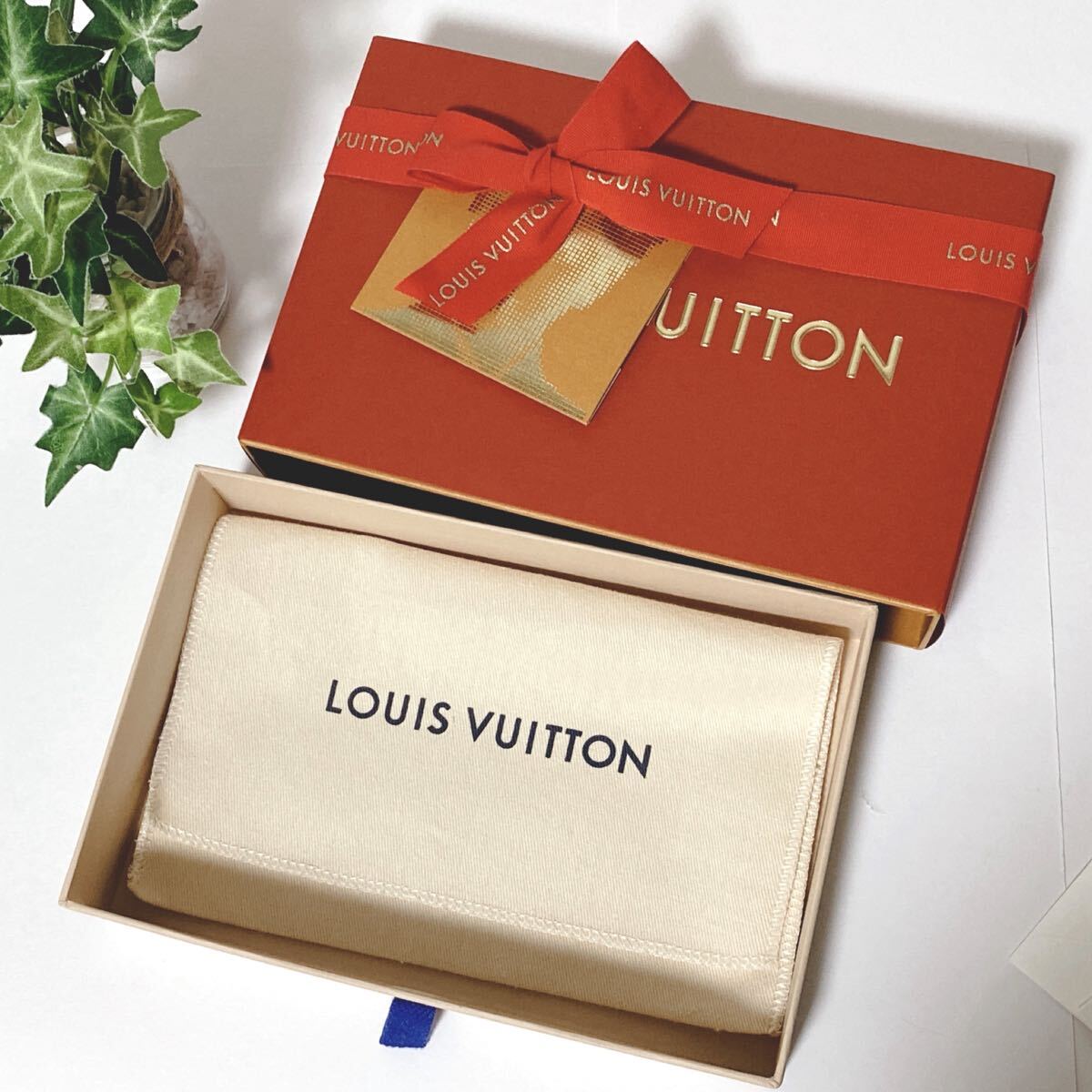 ルイヴィトン「LOUIS VUITTON」中型財布用空箱・保存袋 ルイヴィトン「LOUIS VUITTON」中型財布用空箱・保存袋
