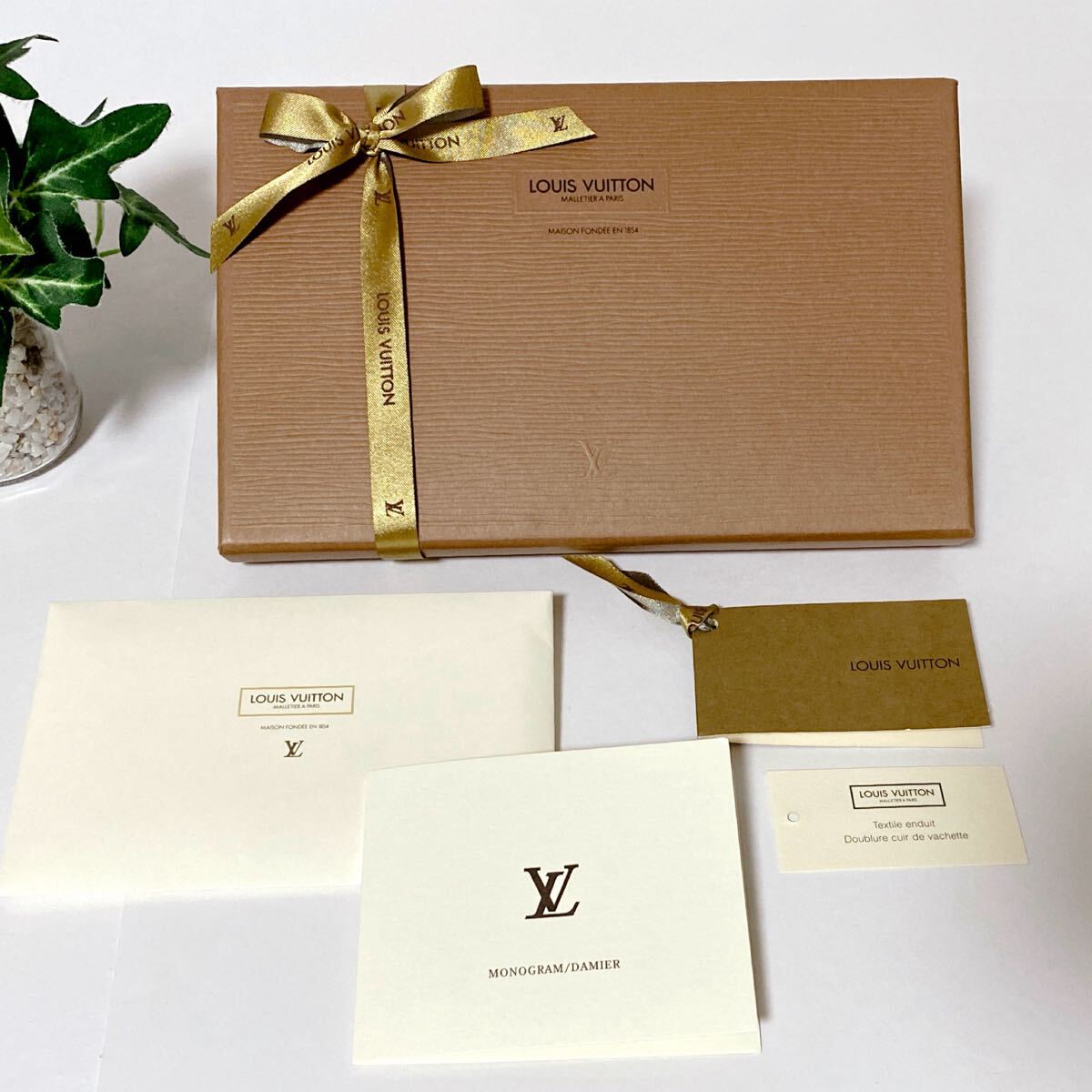 ルイヴィトン「LOUIS VUITTON」長財布用空箱・メッセージカード ルイヴィトン「LOUIS VUITTON」長財布用空箱・メッセージカード