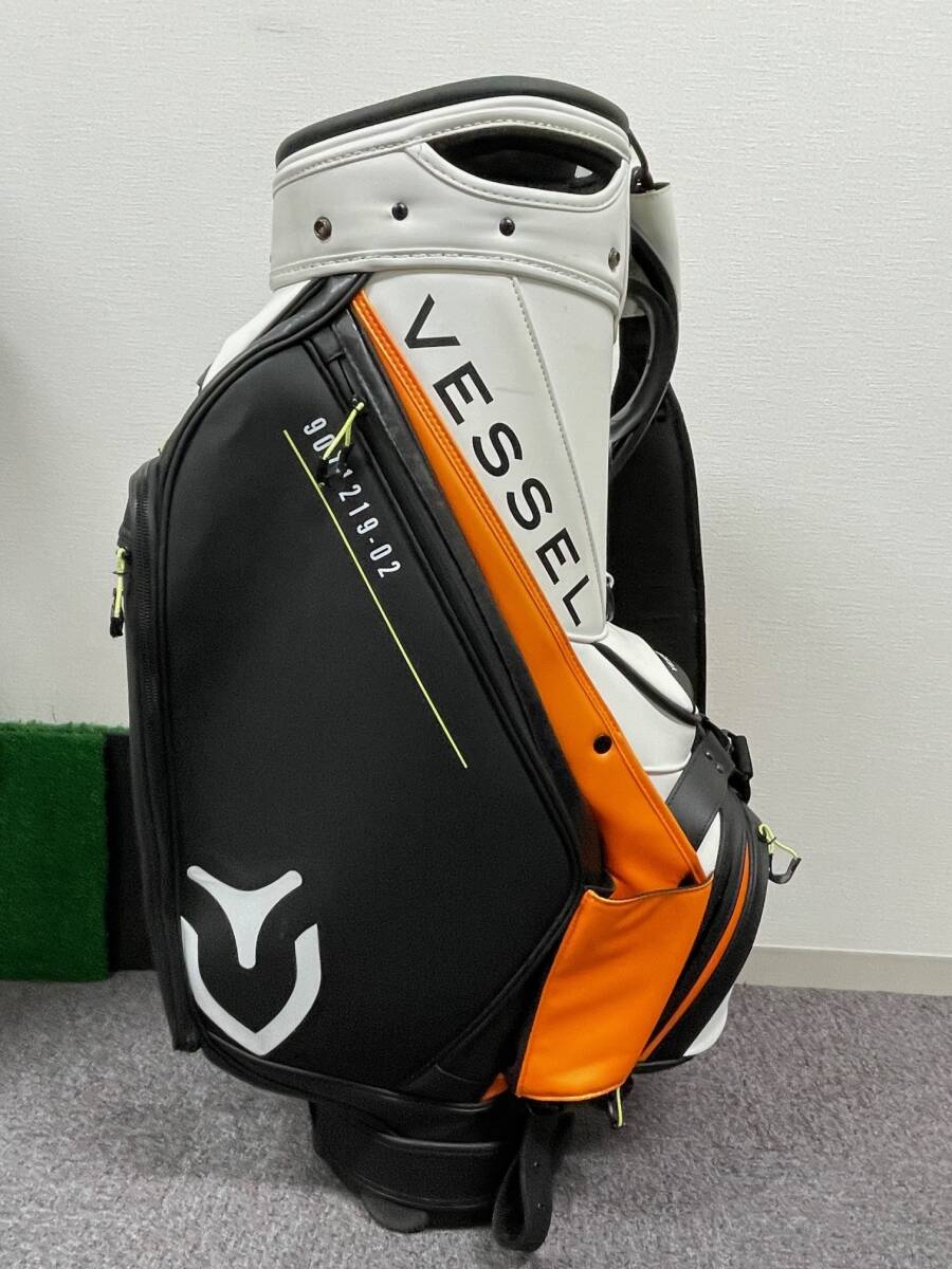 ♪美品♪ VESSEL キャディバッグ PRIME STAFF IRIDIUM(WH/BK ♪美品♪ VESSEL キャディバッグ PRIME STAFF IRIDIUM(WH/BK