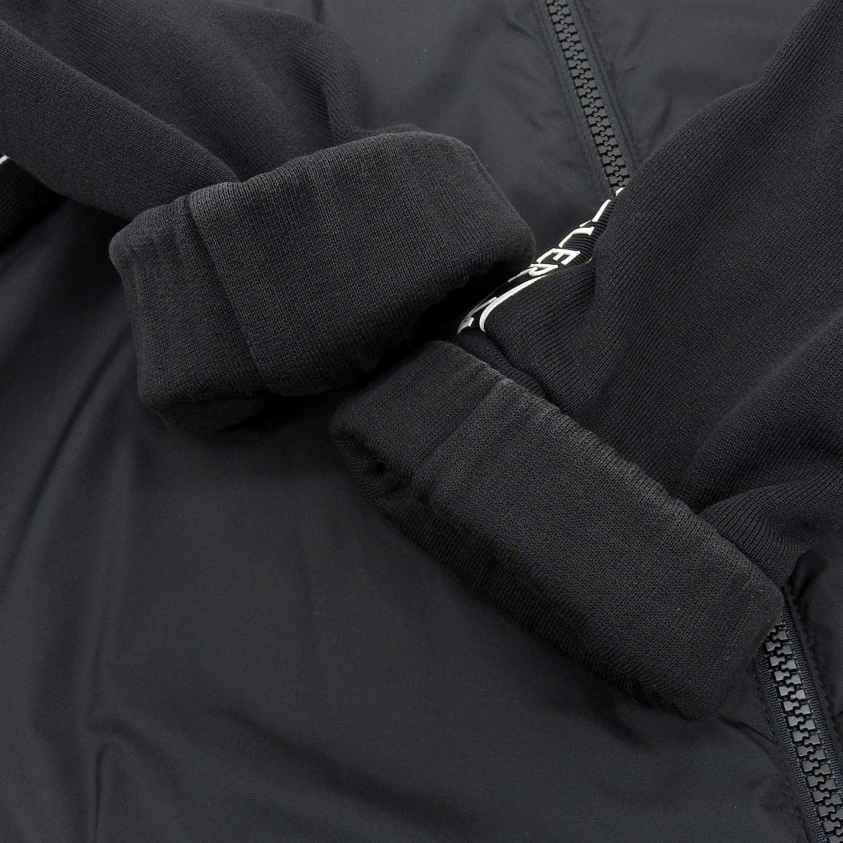 モンクレール MAGLIA マグリア CARDIGAN 8G000 28 809KR メンズ ブラック MONCLER 中古 【アパレル?小物】