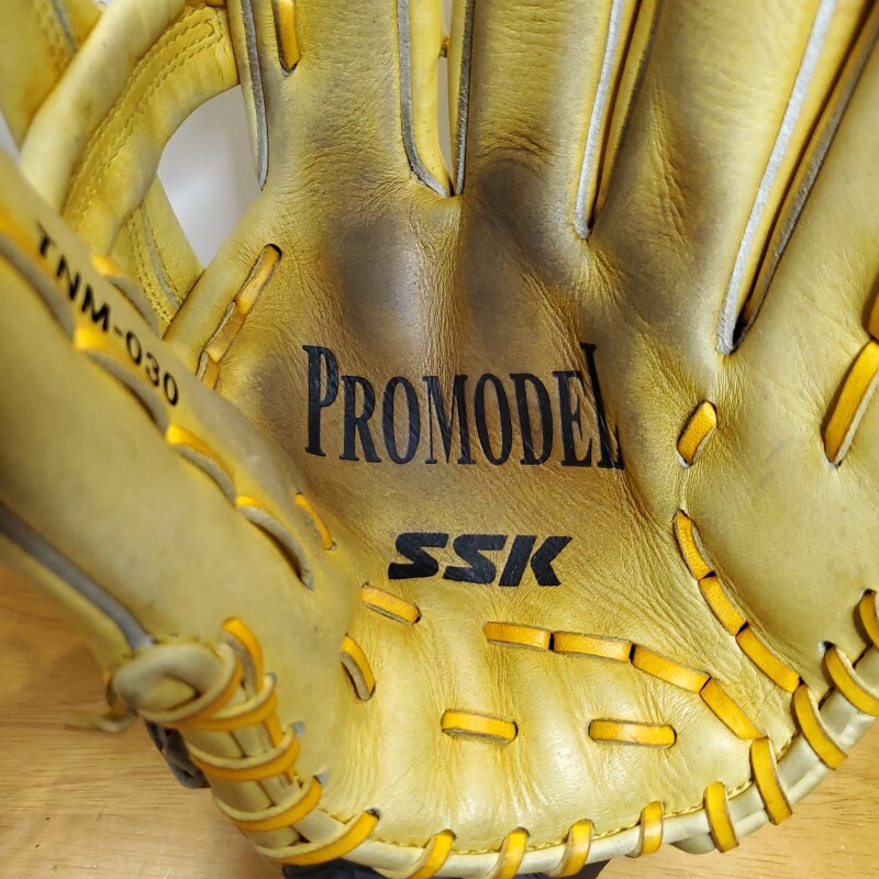 SSK エスエスケイ 立浪和義モデル 旧ラベル 激レア 内野用 軟式 SSK エスエスケイ 立浪和義モデル 旧ラベル 激レア 内野用 軟式