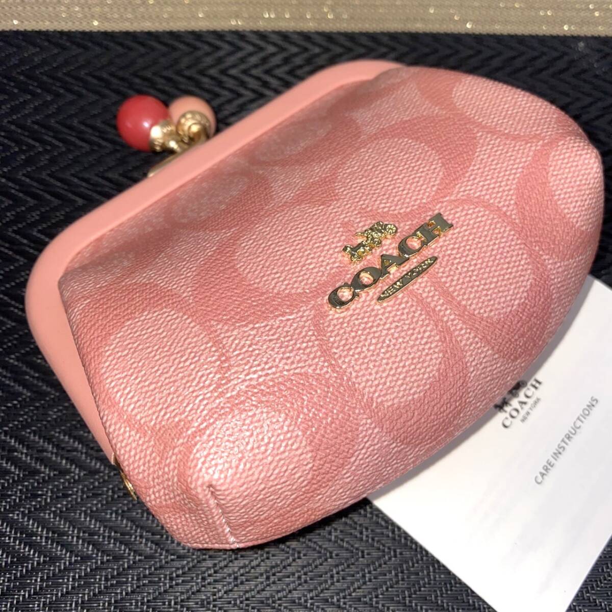 お札も収納 新品未使用 COACH キスロック がま口 コインケース お札も収納 新品未使用 COACH キスロック がま口 コインケース