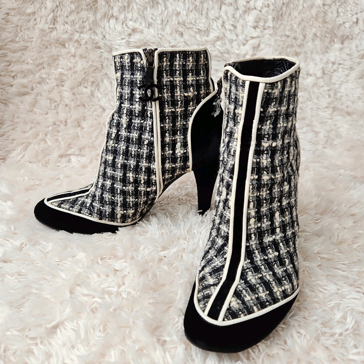 CHANEL シャネル ショートブーツ ツイード ベロア ココマーク CHANEL シャネル ショートブーツ ツイード ベロア ココマーク