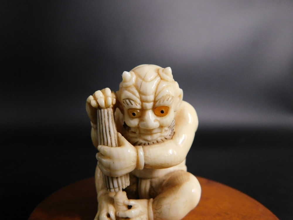 現代根付作家 巨匠 平賀胤寿 鬼に傘 根付 精密彫刻 妖怪 在銘 現代根付作家 巨匠 平賀胤寿 鬼に傘 根付 精密彫刻 妖怪 在銘