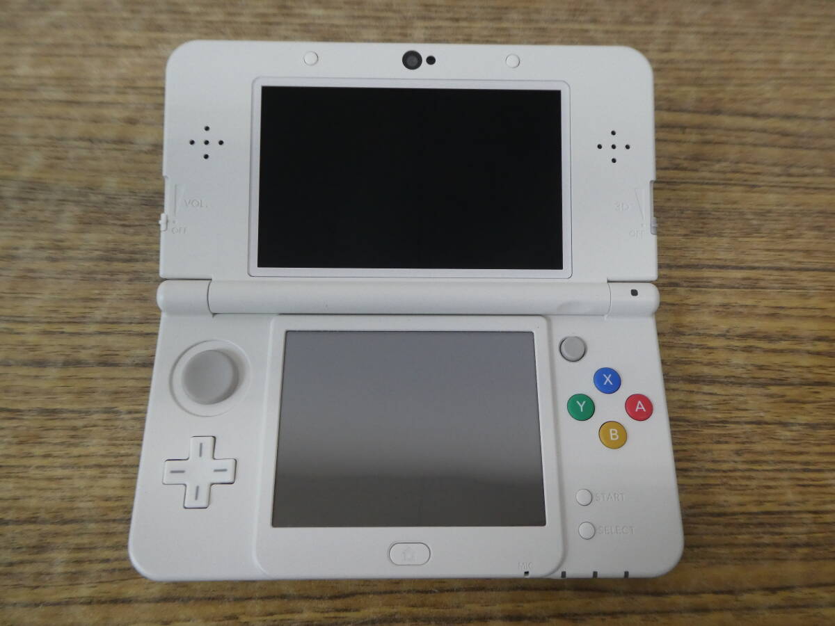 073-Z79) 中古品 任天堂 Newニンテンドー3DS ホワイト 着せ替え 073-Z79) 中古品 任天堂 Newニンテンドー3DS ホワイト 着せ替え