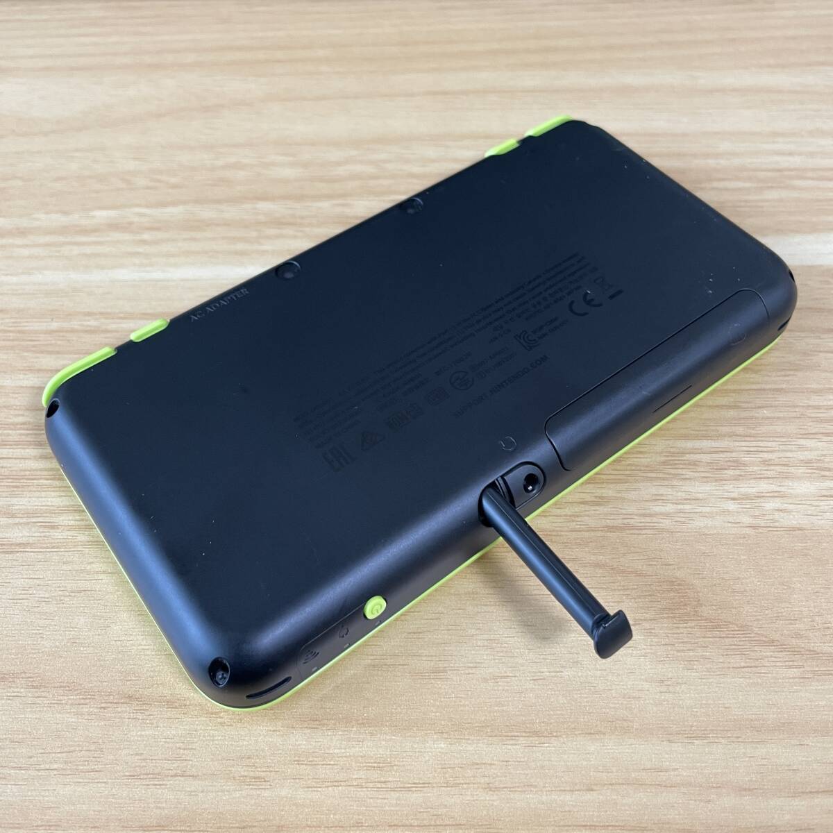 New ニンテンドー 2DS LL ブラックライム 本体のみ 任天堂 New ニンテンドー 2DS LL ブラックライム 本体のみ 任天堂