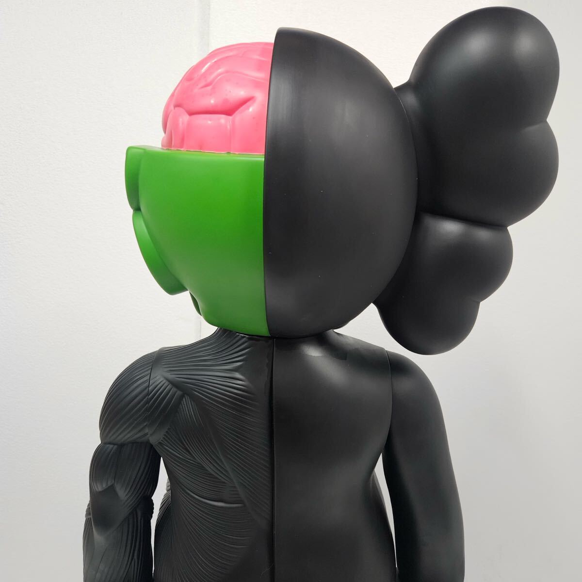 KAWS 4FT COMPANION OriginalFake BLACK VERSION(キューブリック