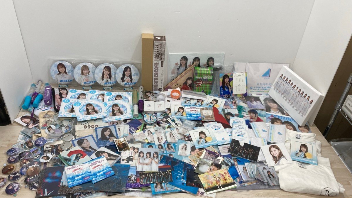 ② 坂道 乃木坂 日向坂 欅坂 46 グッズ ( 缶バッジ、クリア ② 坂道 乃木坂 日向坂 欅坂 46 グッズ ( 缶バッジ、クリア