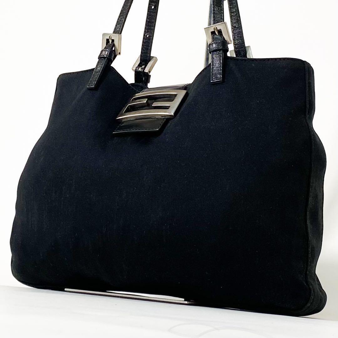 FENDI フェンディ マンマバケット ショルダーバッグ FENDI フェンディ マンマバケット ショルダーバッグ
