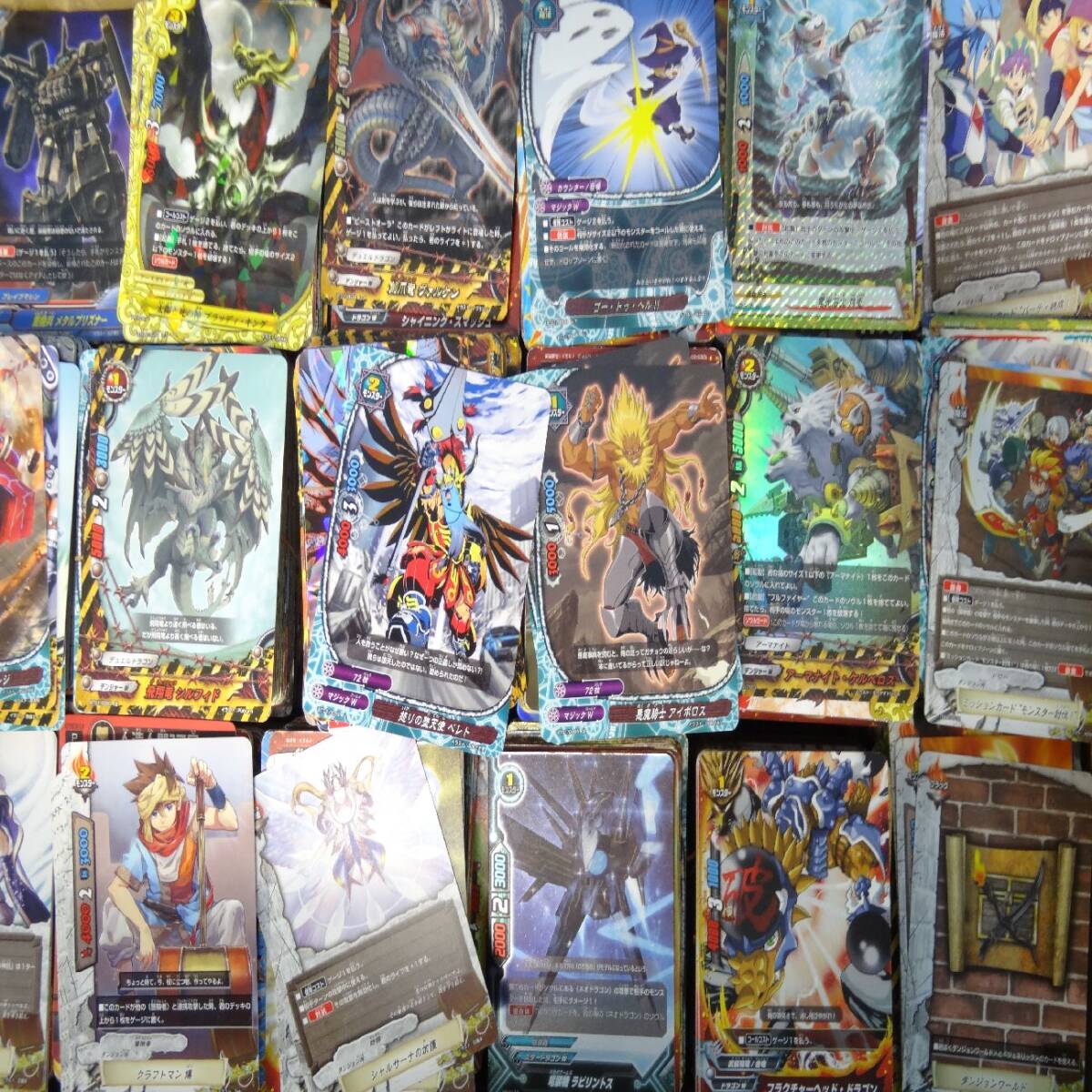 バディファイト 引退品 カード 大量 21㎏ 約1万枚 キラ多数 バディファイト 引退品 カード 大量 21㎏ 約1万枚 キラ多数
