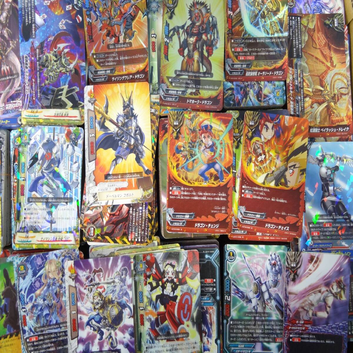 バディファイト 引退品 カード 大量 21㎏ 約1万枚 キラ多数 バディファイト 引退品 カード 大量 21㎏ 約1万枚 キラ多数