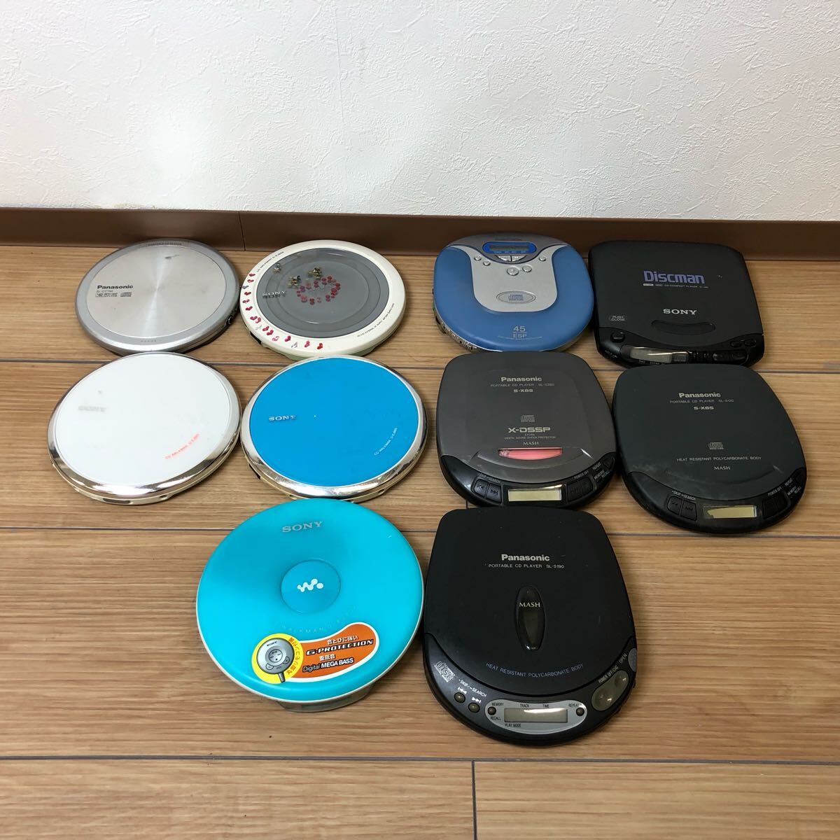A-122 CD WALKMAN CDウォークマン ポータブルCDプレーヤー A-122 CD WALKMAN CDウォークマン ポータブルCDプレーヤー