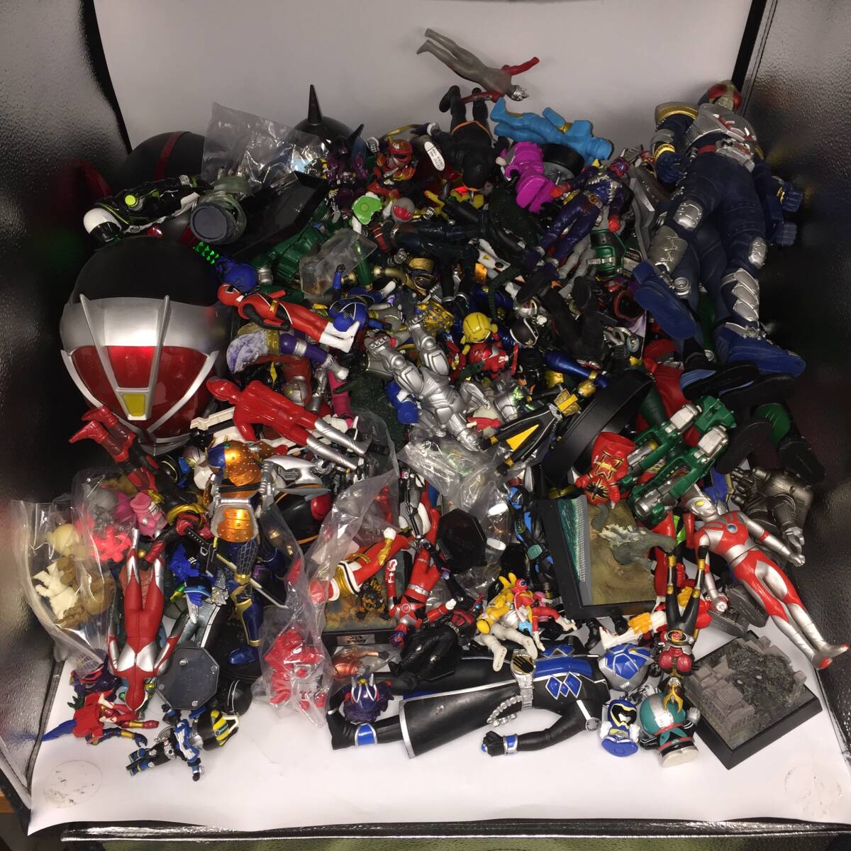 特撮TOY まとめ ソフビ フィギュア 玩具 等 大量 仮面ライダー 特撮TOY まとめ ソフビ フィギュア 玩具 等 大量 仮面ライダー