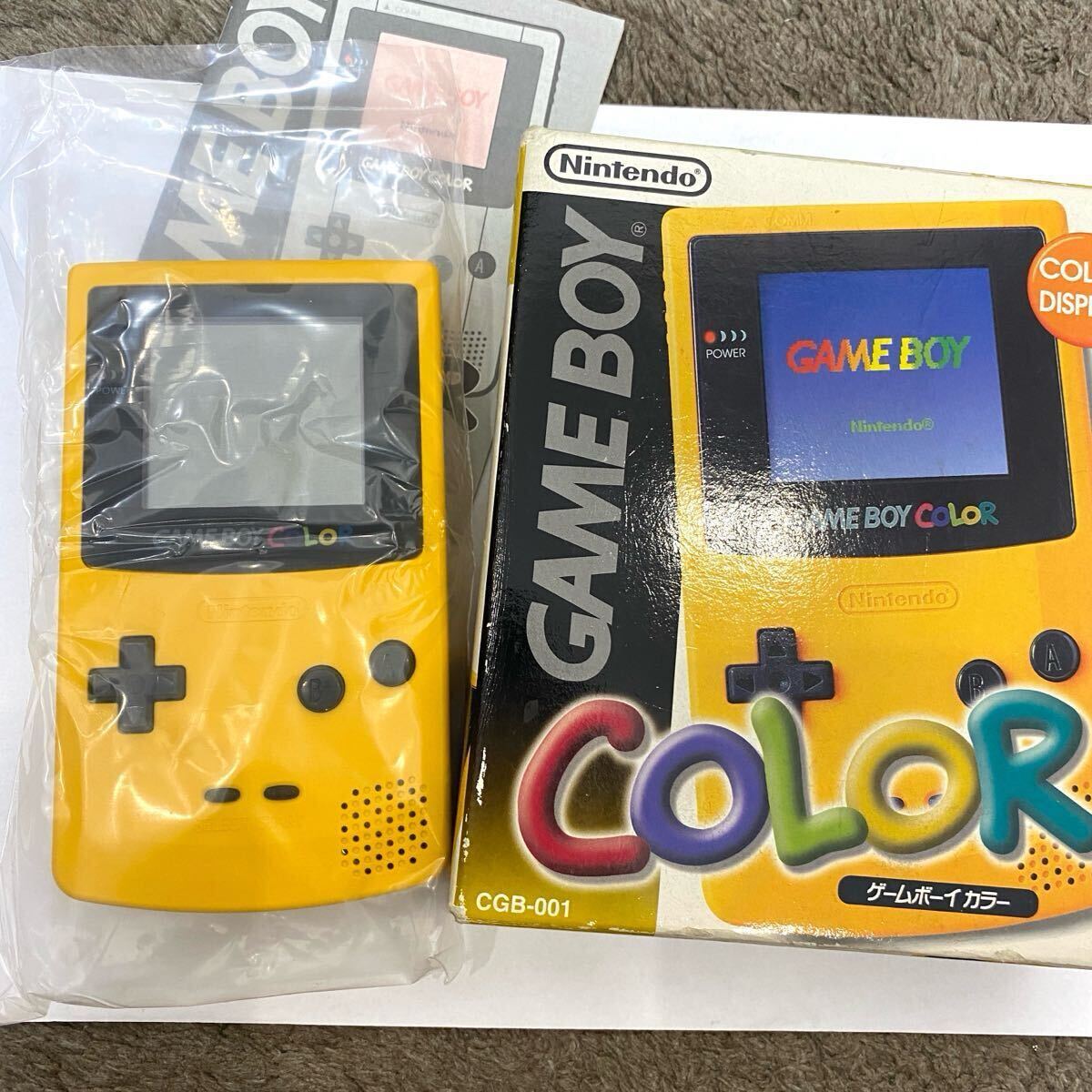 ゲームボーイカラー □極美品 レア イエロー GBC 任天堂 説明書 ゲームボーイカラー □極美品 レア イエロー GBC 任天堂 説明書